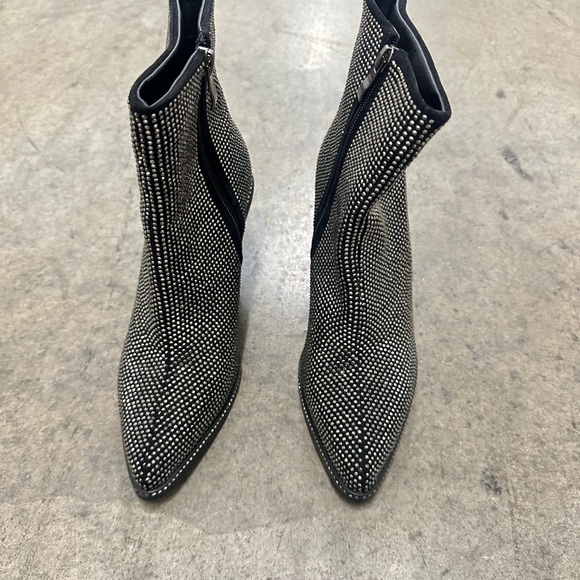 Stylish Black and White Heeled Boots - Picture 1 of 3